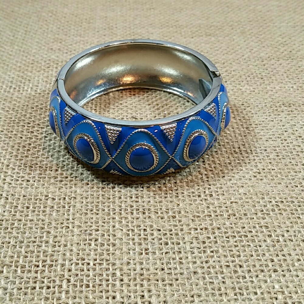 Spring Street Hinged Bangle Bracelet - Picture 2 of 3